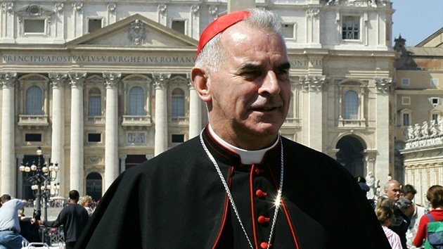 Cardenal británico reconoce que su conducta sexual cayó "muy por debajo de lo apropiado"