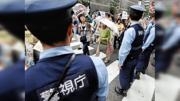 Protestas masivas en Japón tres meses después de la tragedia