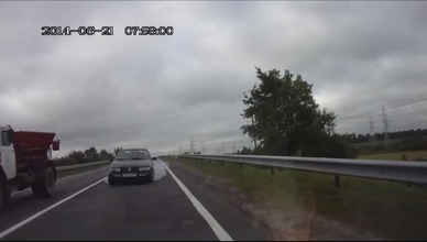 El susto de su vida: un conductor imprudente casi provoca un accidente fatal