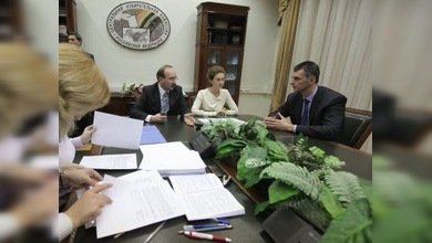 Aceptan los papeles de Mijaíl Prójorov como candidato a la presidencia de Rusia