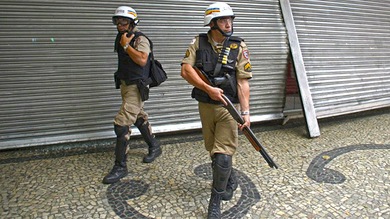 Mueren 9 brasileños tras recibir mensajes que les desaconsejaban salir de casa