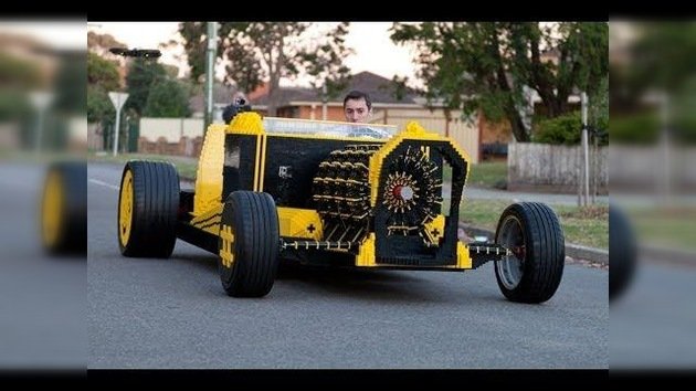 Un coche Lego de tamaño real impulsado por aire