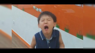 Niños coreanos prueban por primera vez caramelos ultraácidos