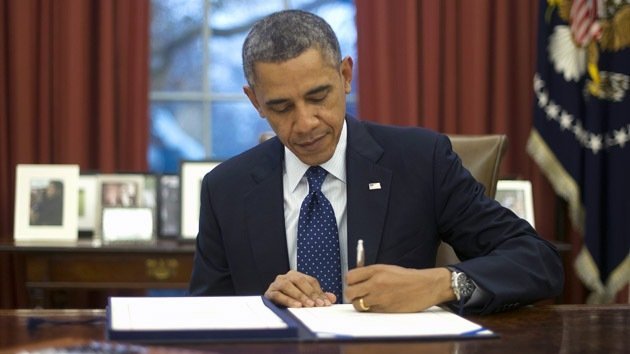 Obama firma la ley de garantías de préstamo para Ucrania