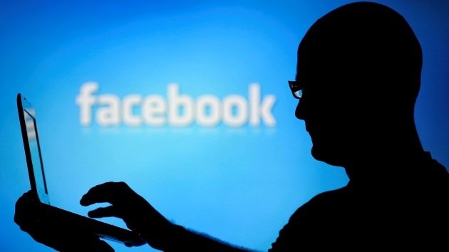 Dos usuarios demandan a Facebook por 'espiar' sus mensajes con fines lucrativos