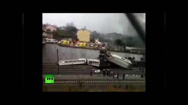 PRIMERAS IMÁGENES: Decenas de muertos tras descarrilar tren cerca de Santiago de Compostela