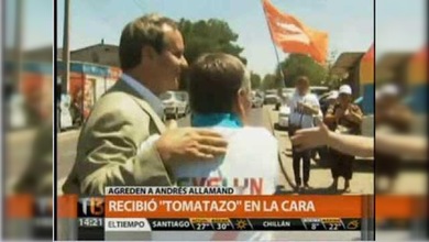 Lanzan un tomate al senador chileno Andrés Allamand
