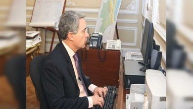 Álvaro Uribe crea su propia cuenta en Twitter para informar al pueblo
