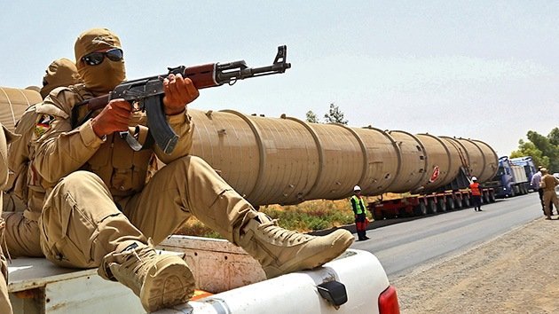 EE.UU. amenaza con sanciones a quienes compren petróleo al Estado Islámico