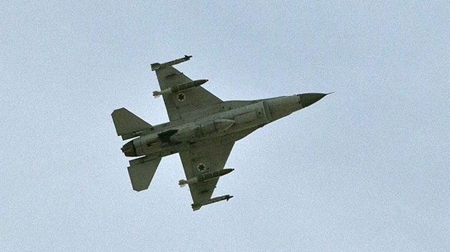 Israel informó a EE.UU. de sus planes de bombardear la instalación militar siria