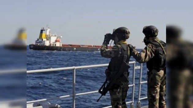 Piratas somalíes podrían utilizar el Asian Glory como base de operaciones