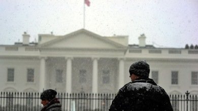 Cierran la Casa Blanca después de que un hombre tratara de saltar la verja de seguridad