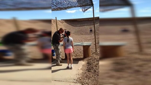 Una niña dispara y mata accidentalmente a un instructor de tiro