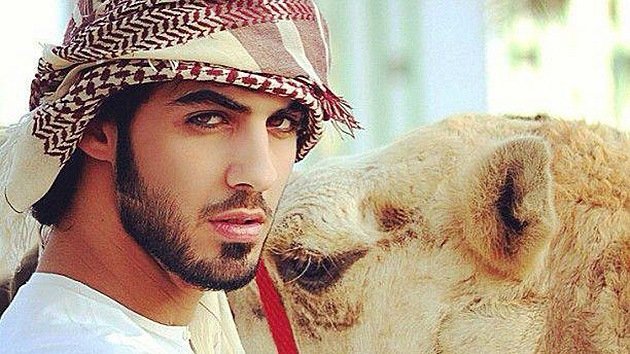 Conozcan el hombre deportado de Arabia Saudita "por ser guapo"