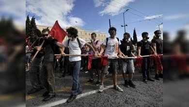 Estudiantes griegos toman una cadena pública de televisión