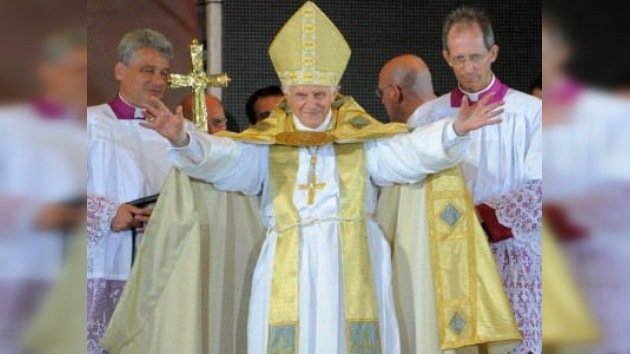 Benedicto XVI se despide de Madrid con una misa multitudinaria