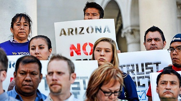 Senado de California apoya a los inmigrantes y aprueba proyecto 'antiArizona'