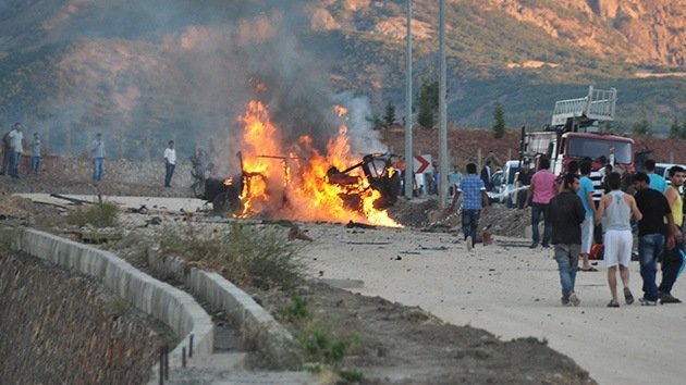 Turquía: una potente explosión contra un vehículo militar deja al menos 7 muertos