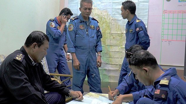 Oficial malayo: "La investigación confirma que el vuelo desaparecido fue secuestrado"
