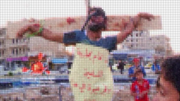 Rebeldes sirios crucifican a varias personas en la ciudad de Raqqa