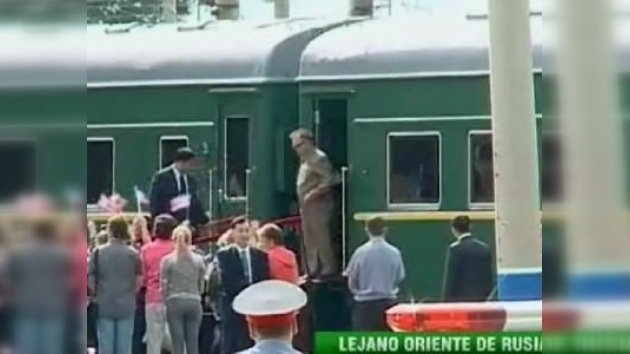 Kim Jong-il abandona el tren blindado para conocer el lago Baikal