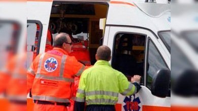 Un hombre se arranca los ojos en una iglesia italiana