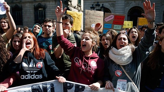 "Llevamos muchos meses criticando": Los españoles generan mecanismos de desobediencia civil
