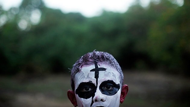 En El Salvador se disfrazan antes de rendir homenaje a sus muertos