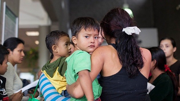 Indignación en Arizona: EE.UU. mantiene cientos de niños migrantes ilegales en una bodega