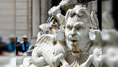 Vándalos atacan las fuentes de Roma