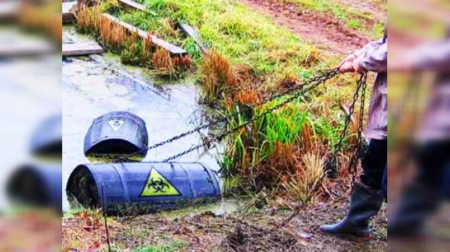 Retiran los barriles con productos químicos del río Songhua en China