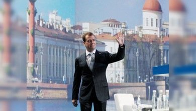 Dmitri Medvédev promete anunciar pronto si se postulará o no a la reelección