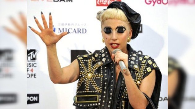 Acusan a Lady Gaga de robar fondos de su campaña para damnificados de Japón