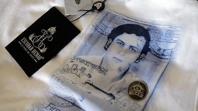 El temido narcotraficante Pablo Escobar resucita en una colección de camisetas
