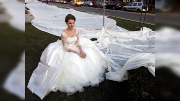 El vestido de boda más largo del mundo mide casi tres kilómetros