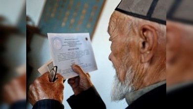 Vuelta al colegio: candidatos a la presidencia en Kirguistán deberán hacer una redacción