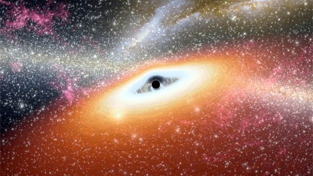 Monstruoso agujero negro revela sus encantos