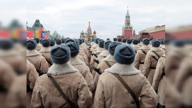 La Plaza Roja de Moscú recuerda el año 1941 con un solemne desfile