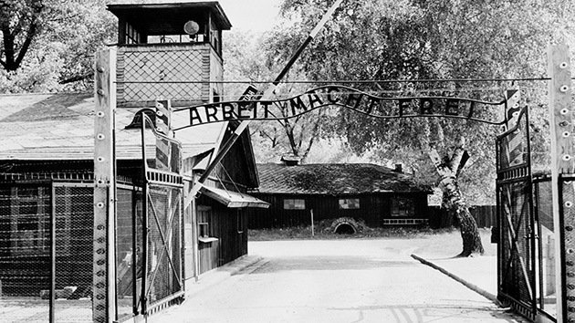 Detienen a un ex guardia de Auschwitz de 93 años por complicidad en el holocausto judío