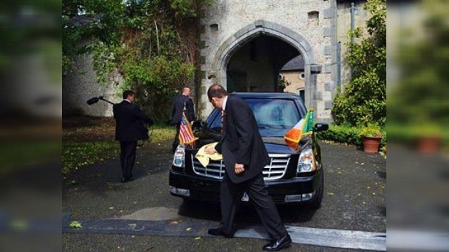 El Cadillac de Barack Obama se atasca en la puerta de la embajada estadounidense en Dublín