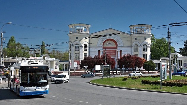 Explota un auto cerca de un hospital en Simferópol, Crimea