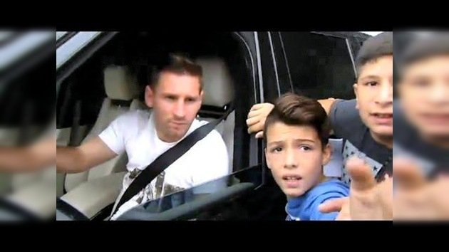 Emotiva reacción de un niño al ver a Messi a un metro de distancia