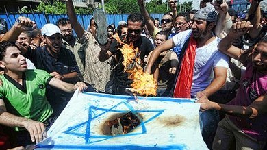 Israel podría actuar para impedir que armas químicas sirias lleguen a manos de Hezbolá