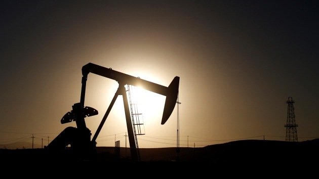 "Hundiendo el precio del petróleo EE.UU. arruina sus propios proyectos de esquisto"