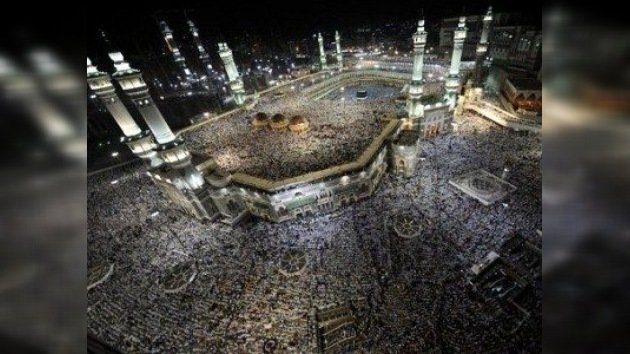  El Hajj da comienzo con una oración colectiva en La Meca