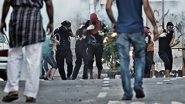 Bahréin: Choques con la Policía tras el funeral de joven chiita dejan varios heridos