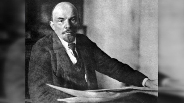 Los seguidores de Lenin celebran el 140 º aniversario de su nacimiento