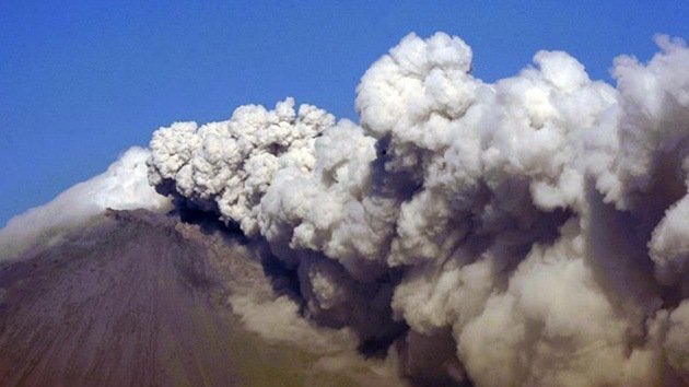 El volcán Popocatépetl registra explosiones de fragmentos incandescentes