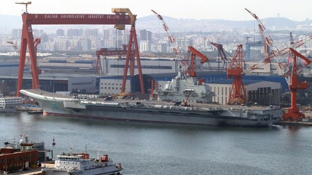 China recibe su primer portaaviones