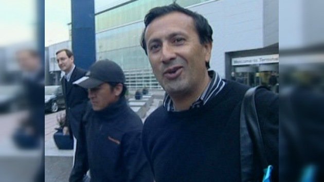 Mineros chilenos arriban a Manchester como hinchas de fútbol